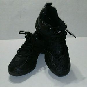 New Sport Black Modern Dance Sneakers 6.5